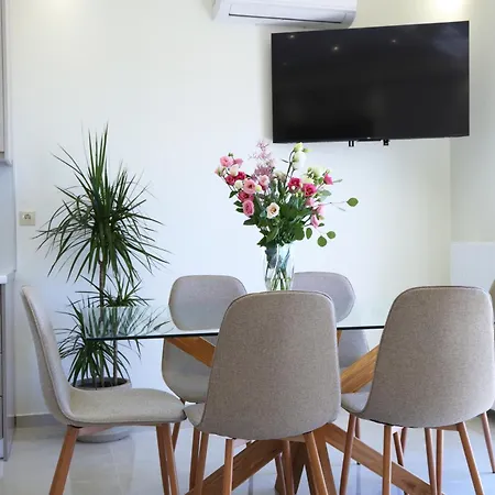 Goudis Apartment *